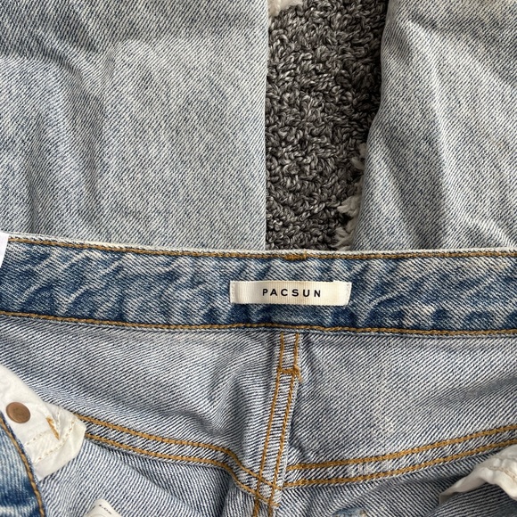 PacSun 90’s Ripped Baggy Jeans - Picture 7 of 10